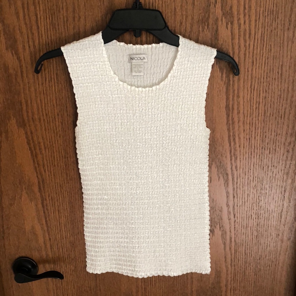 NICOLA White Tank Top Essential